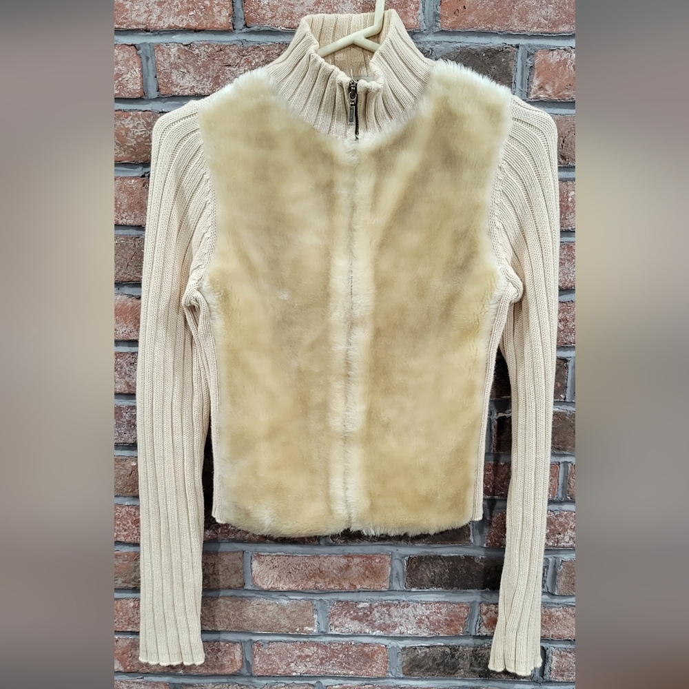 Q&A Faux Fur Beige Full Zip Sweater Blouse Top Size Medium